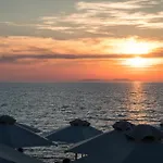 Acharavi Hotel