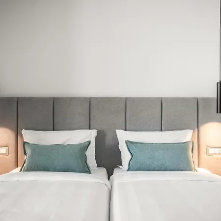 Acharavi Hotell