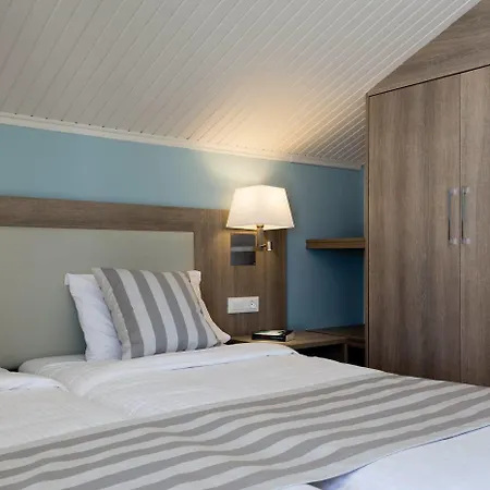 Acharavi Hotell 4*