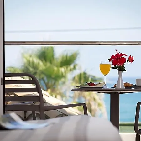 Hotell Acharavi 4*