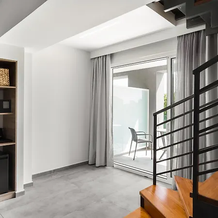 Hotell Acharavi 4*