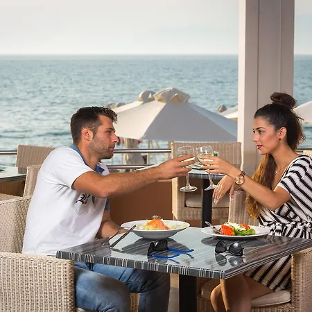 Hotell Acharavi 4*