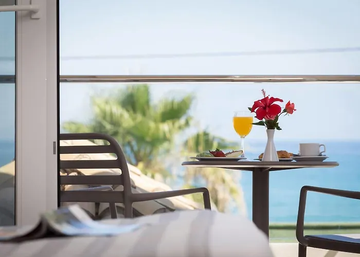 Szálloda Acharavi 4*