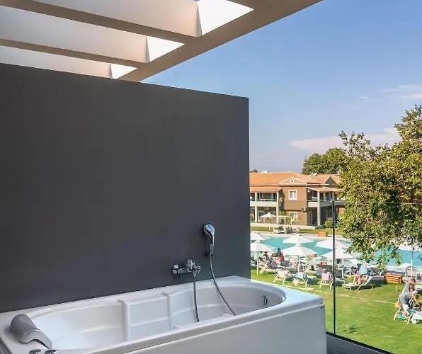 Szálloda Acharavi 4*