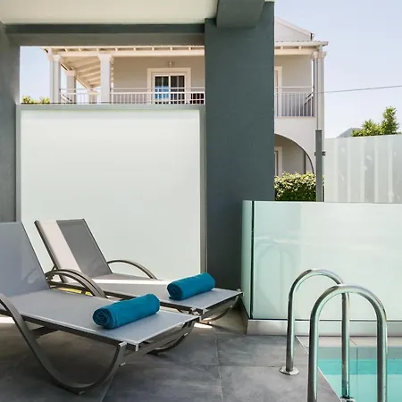 Hotel Acharavi 4*