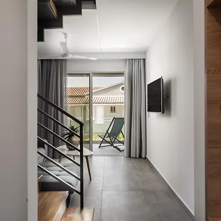 Hotel Acharavi 4*