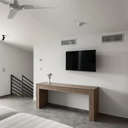 Acharavi Hotel 4*